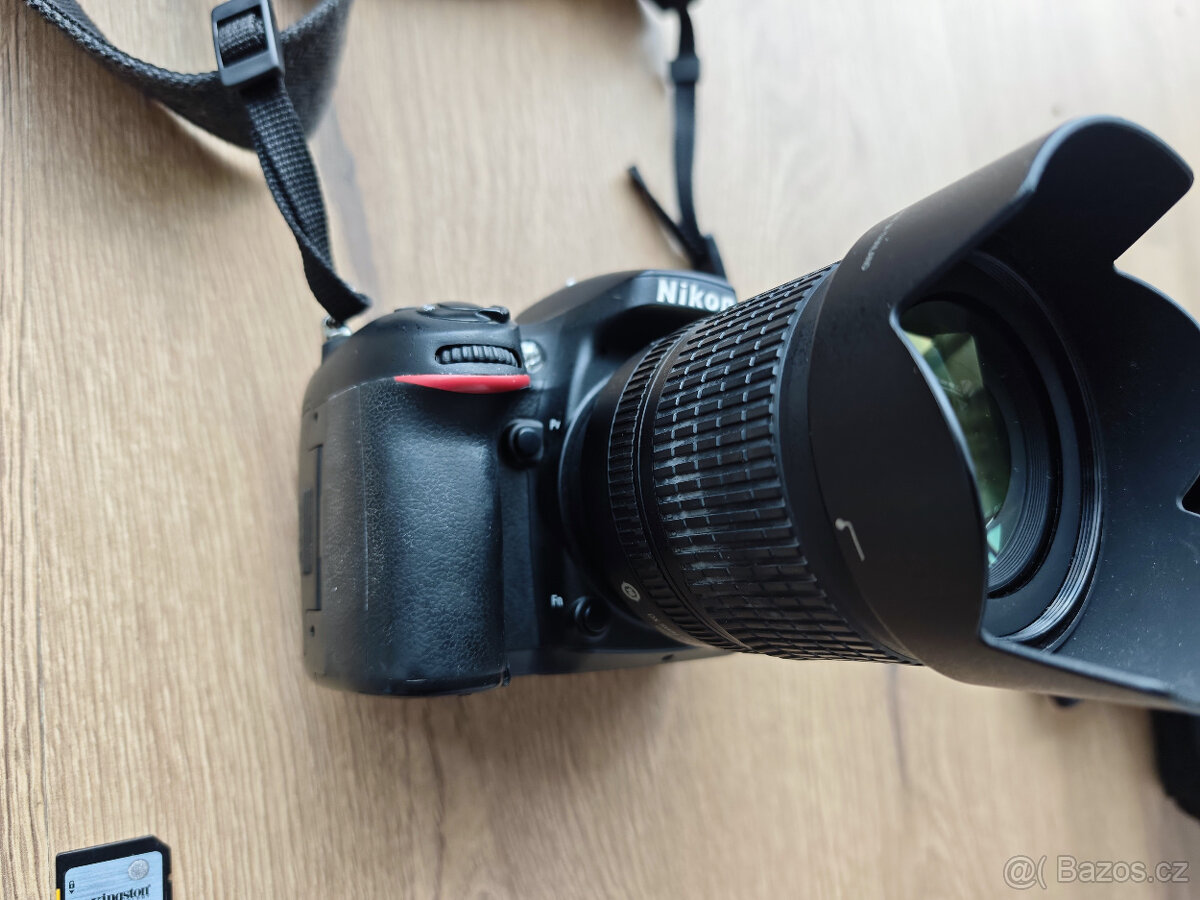 zrcadlovka NIKON D7100 s příslušenstvím a objektivem - 14