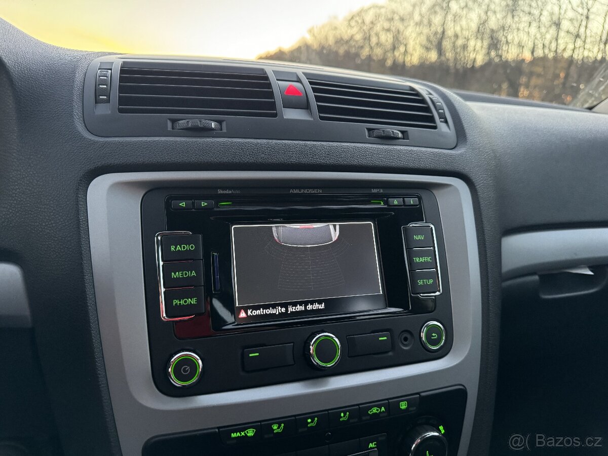 Škoda Octavia 2012 1.6TDI 77kW Elegance Navigace Vyhrev - 14