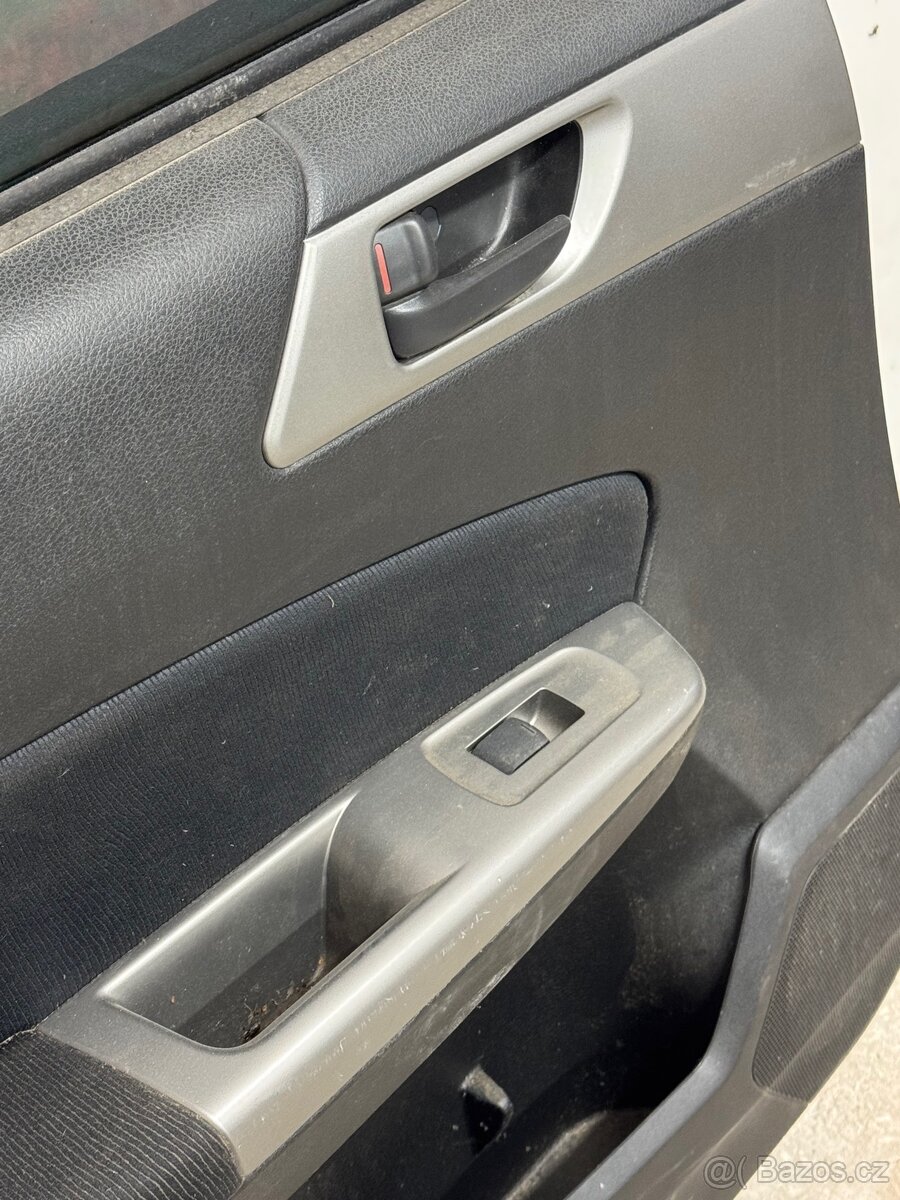 Subaru Forester, Levé dveře - 14
