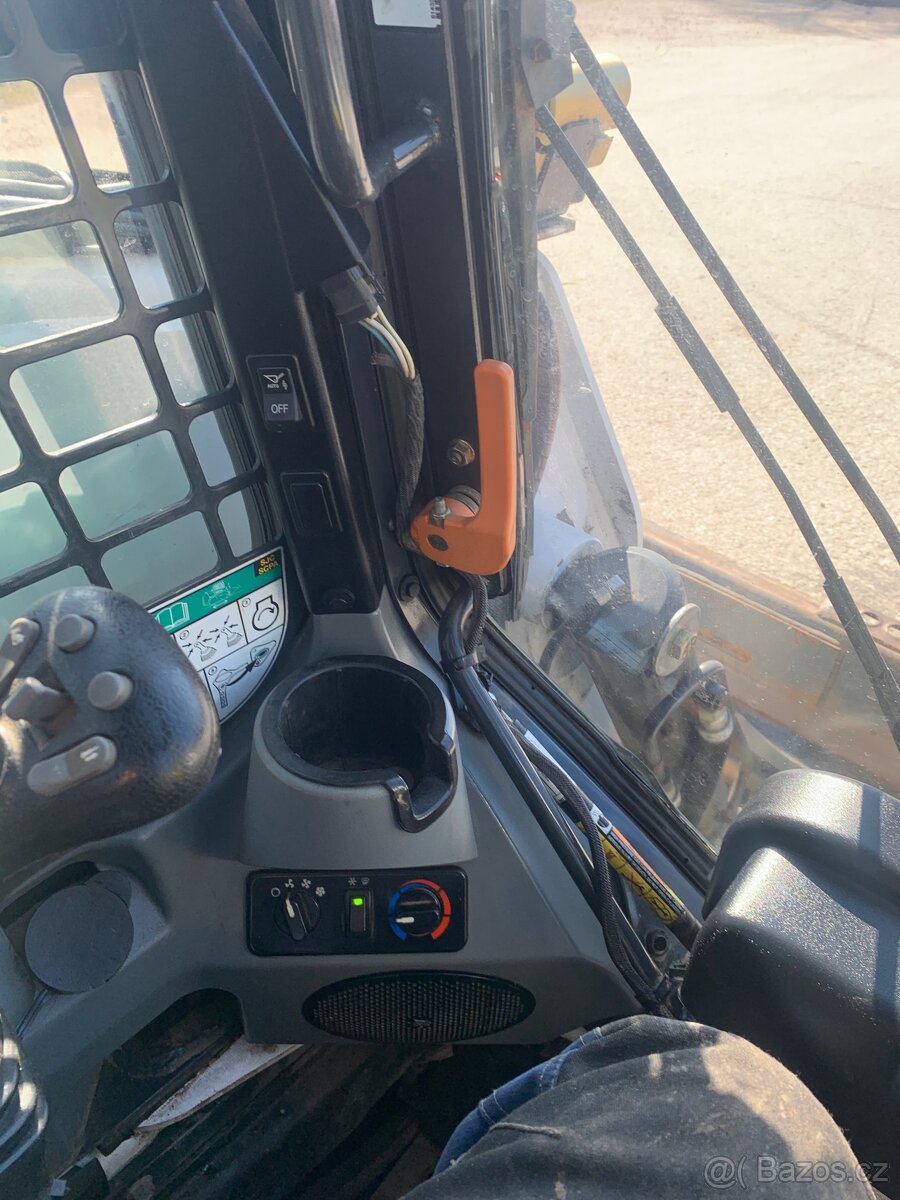 Bobcat T870 + wheel saw WS24 - 14