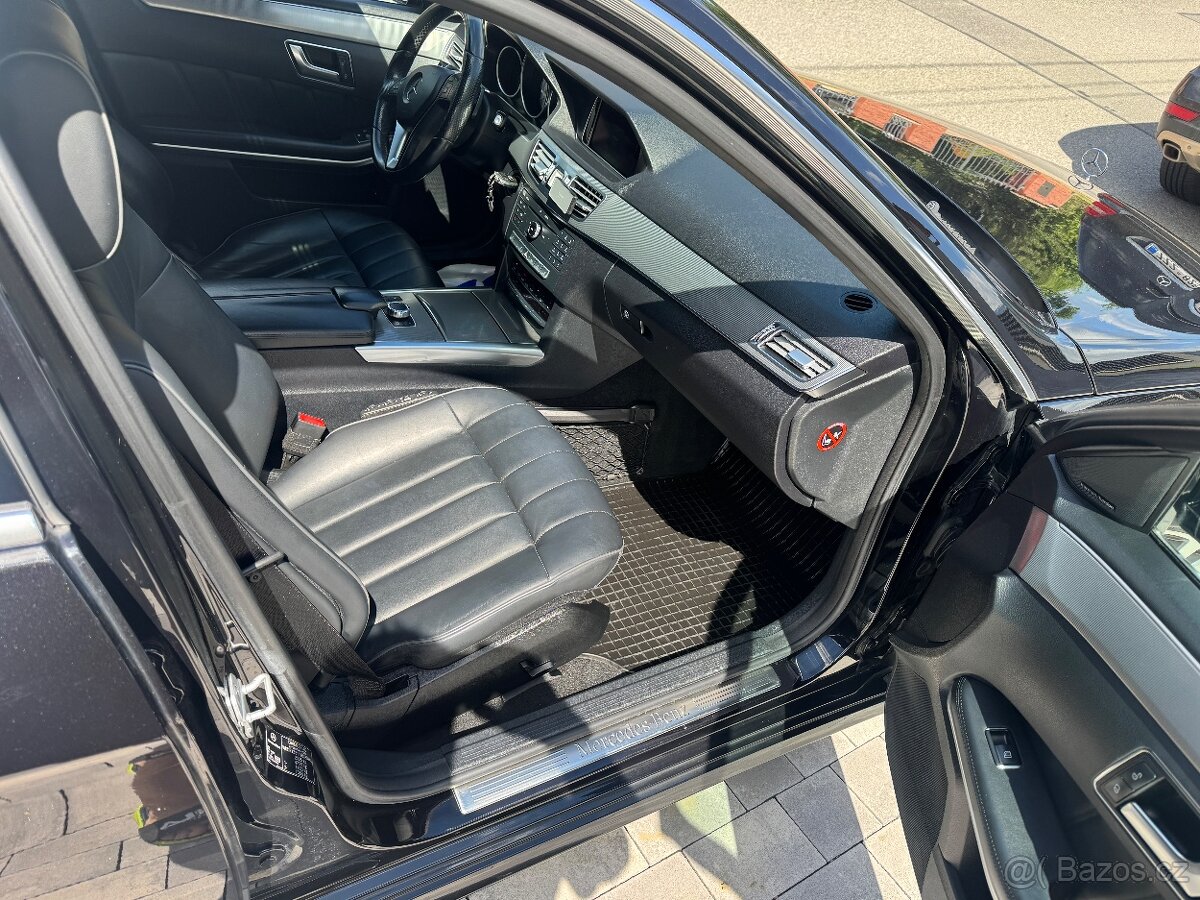 Prodám Mercedes E 220 4x4 provoz 2017 automat - 14