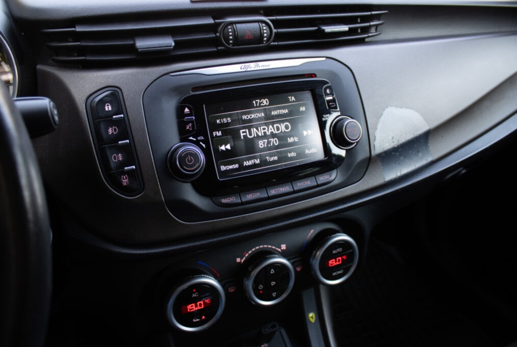 Alfa Romeo Giulietta (2015) - 14