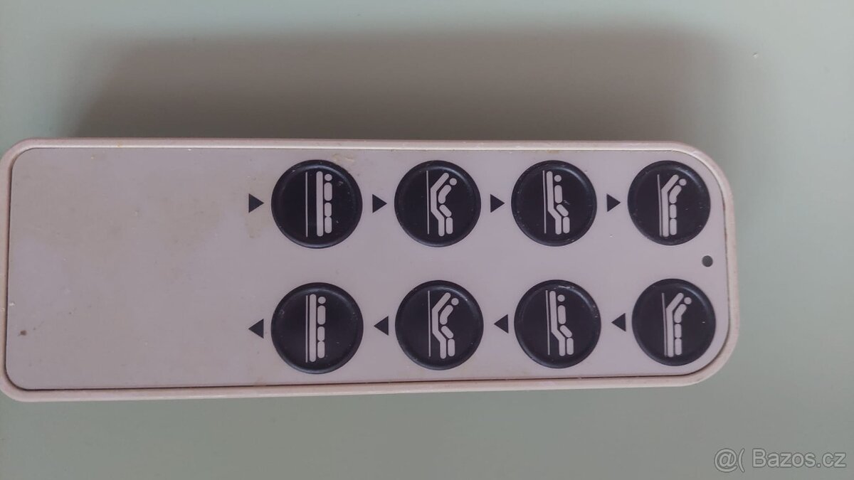 Postel zdravotní, polohovací, masiv - 14