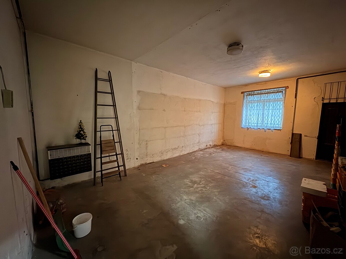 Prodej byvaleho obchodu, prodej domu - 14