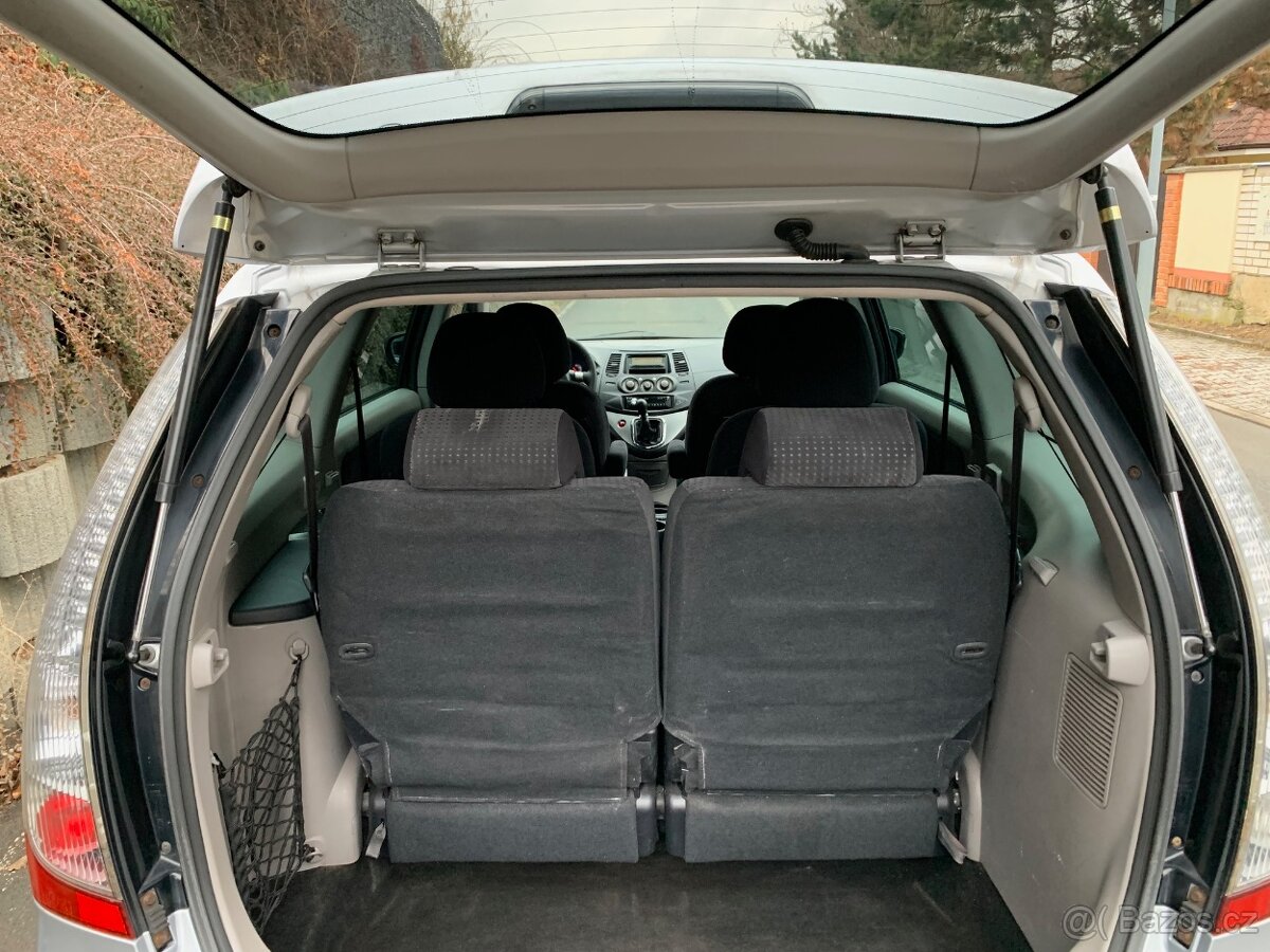 Mitsubishi Grandis 2.0 Di - D 6 místný - 14