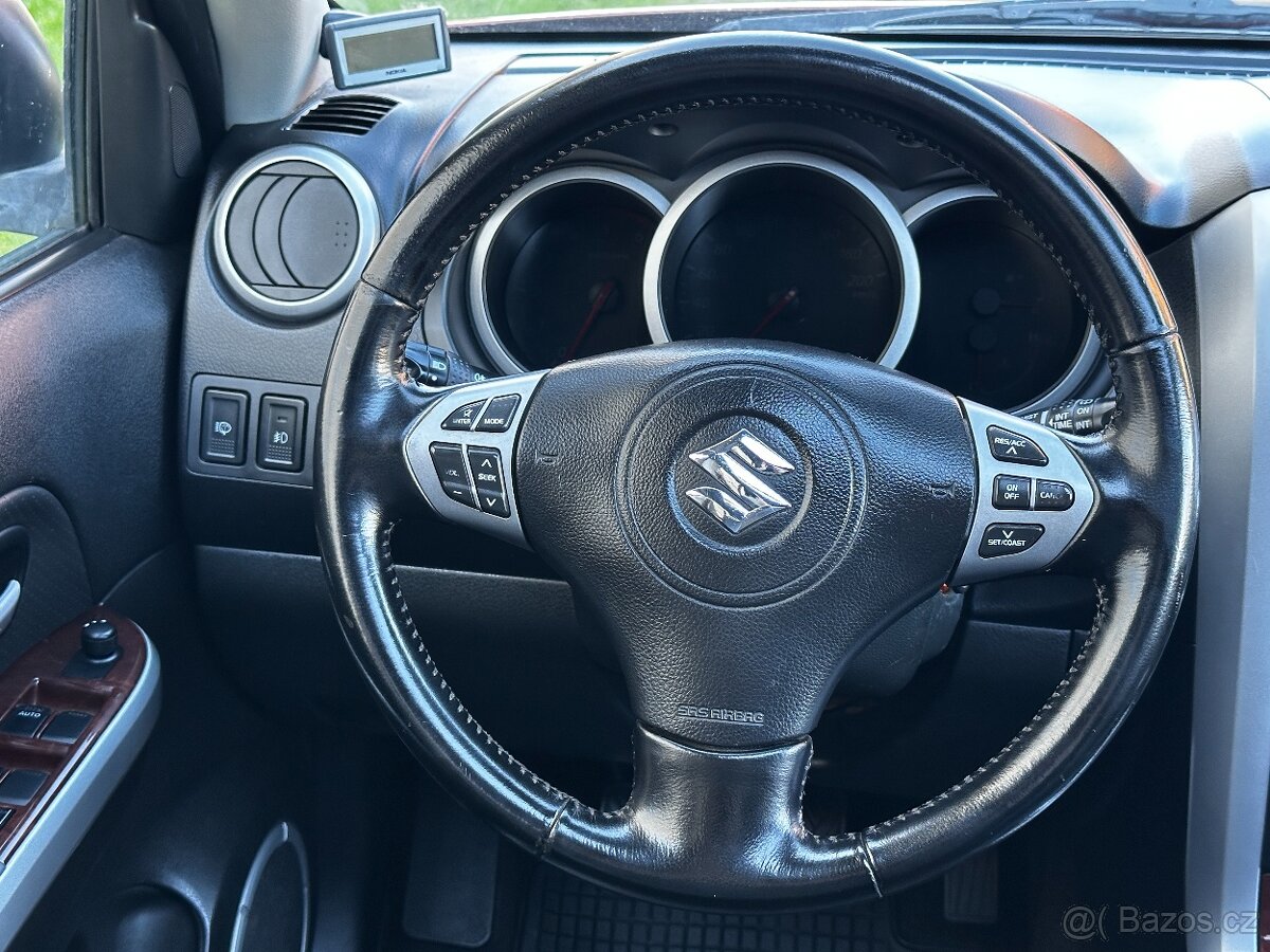 Suzuki Grand Vitara 1.9 DDiS 95kW Kůže Xenony Šíbr Tažné 2t - 14