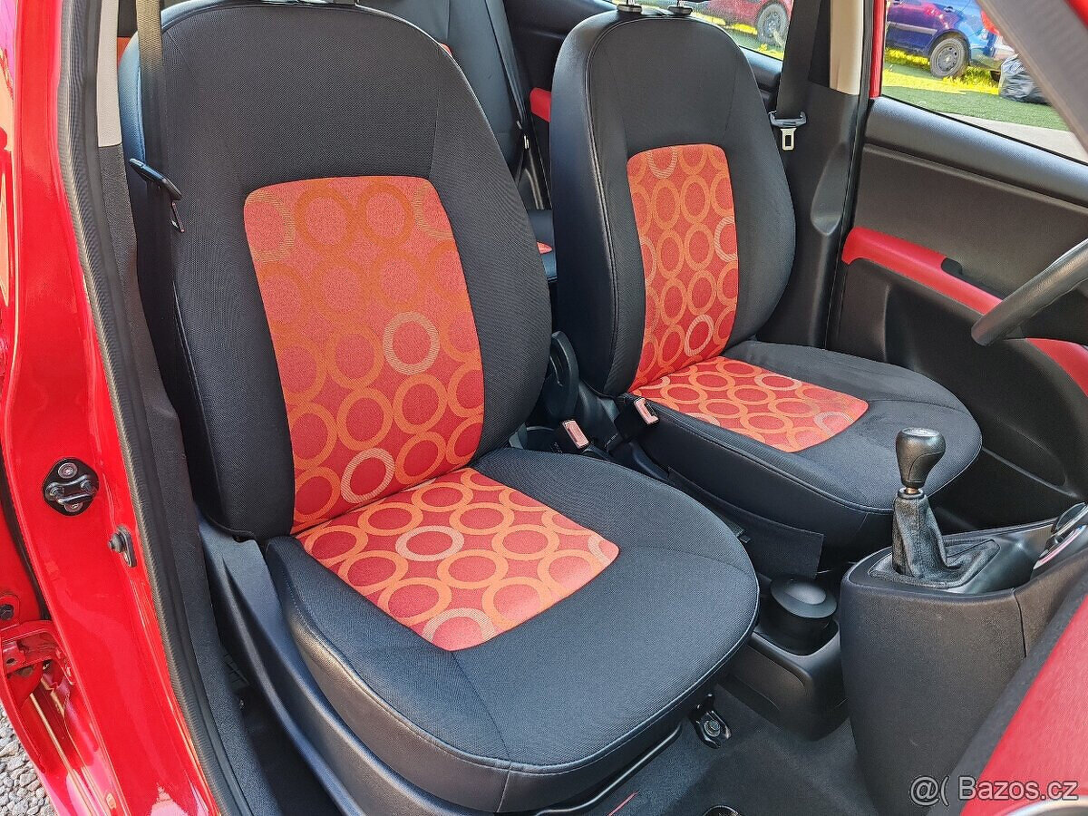 Hyundai i10 benzínový 1.1 2009 49kW klima čtyřválec - 14