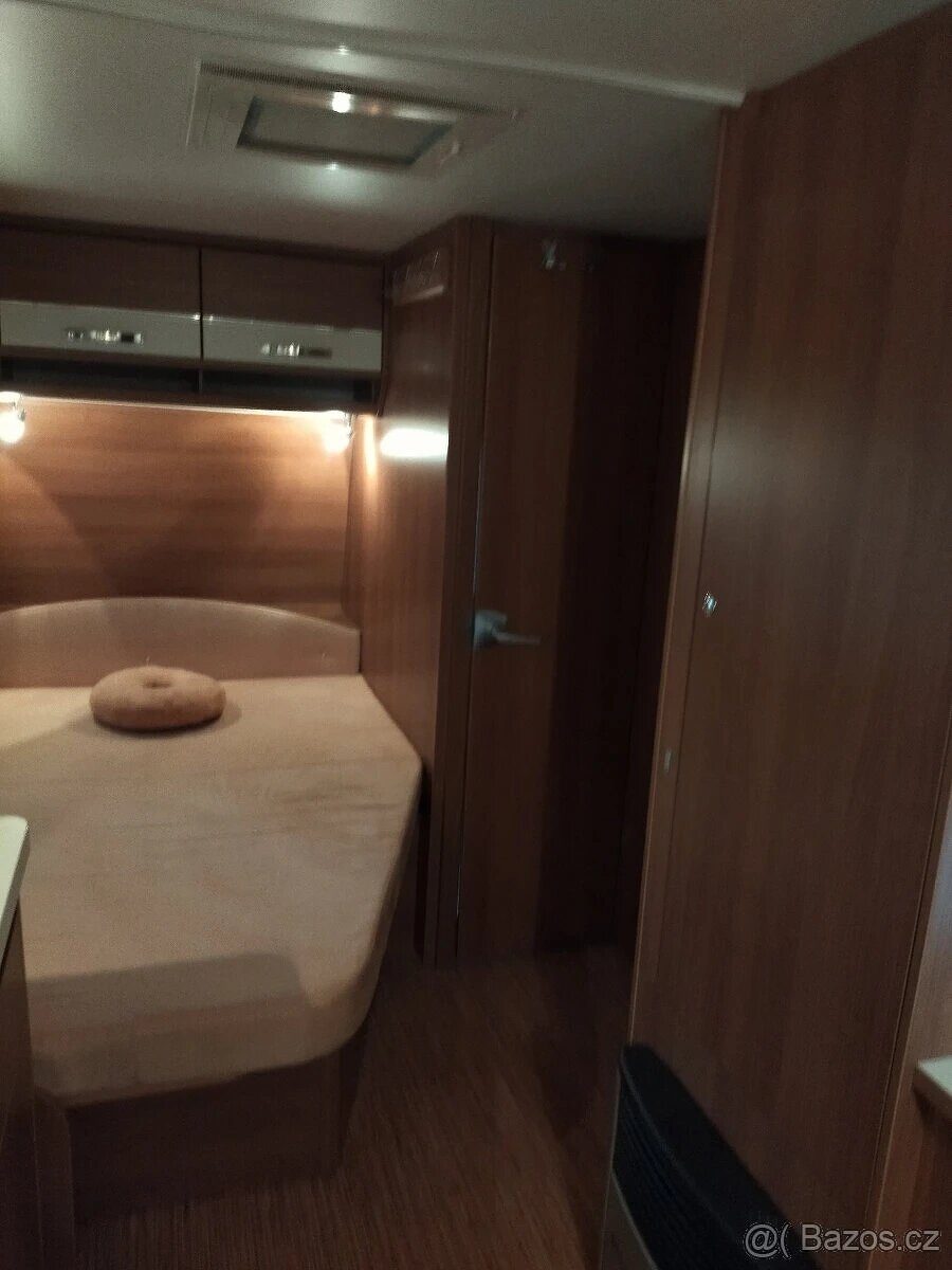 Půjčím karavan Hymer Carado 500, mover, markýza, pro 4 lidi - 14