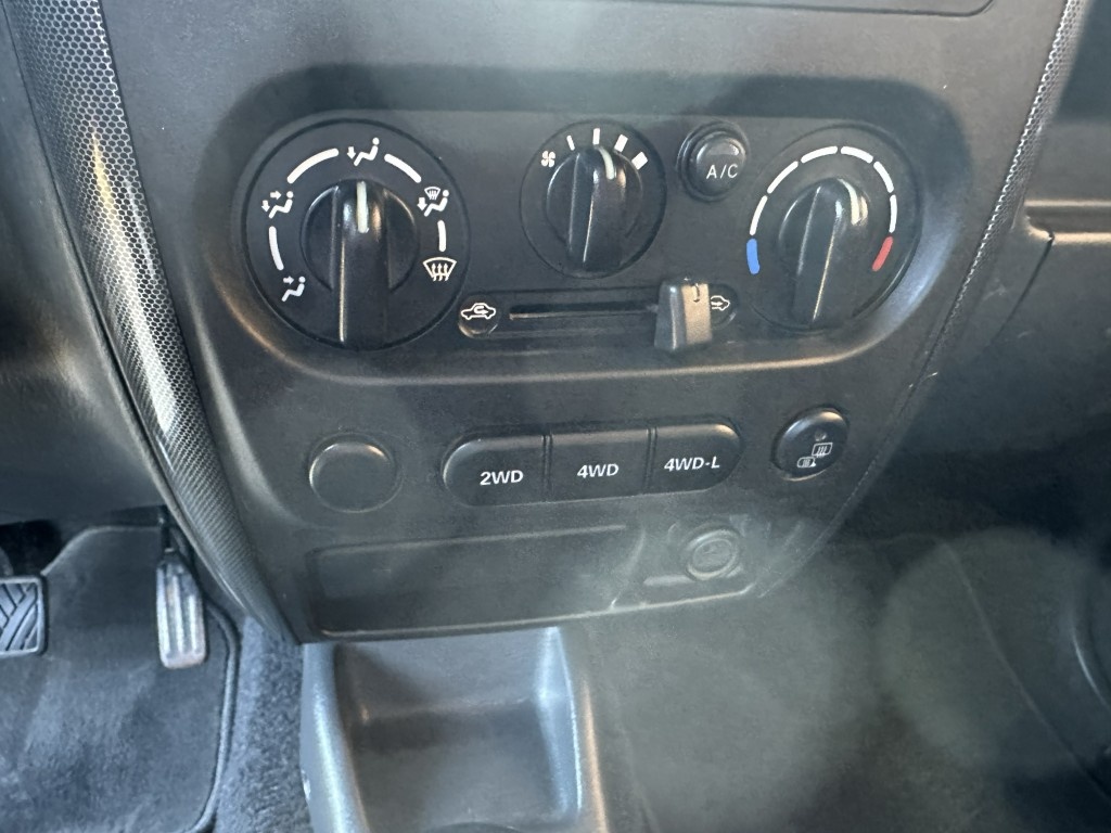 Suzuki Jimny 1.3i 63kW 4x4 TOP - 14