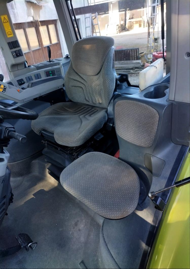 Traktor Claas Axion 820 Cmatic - 14