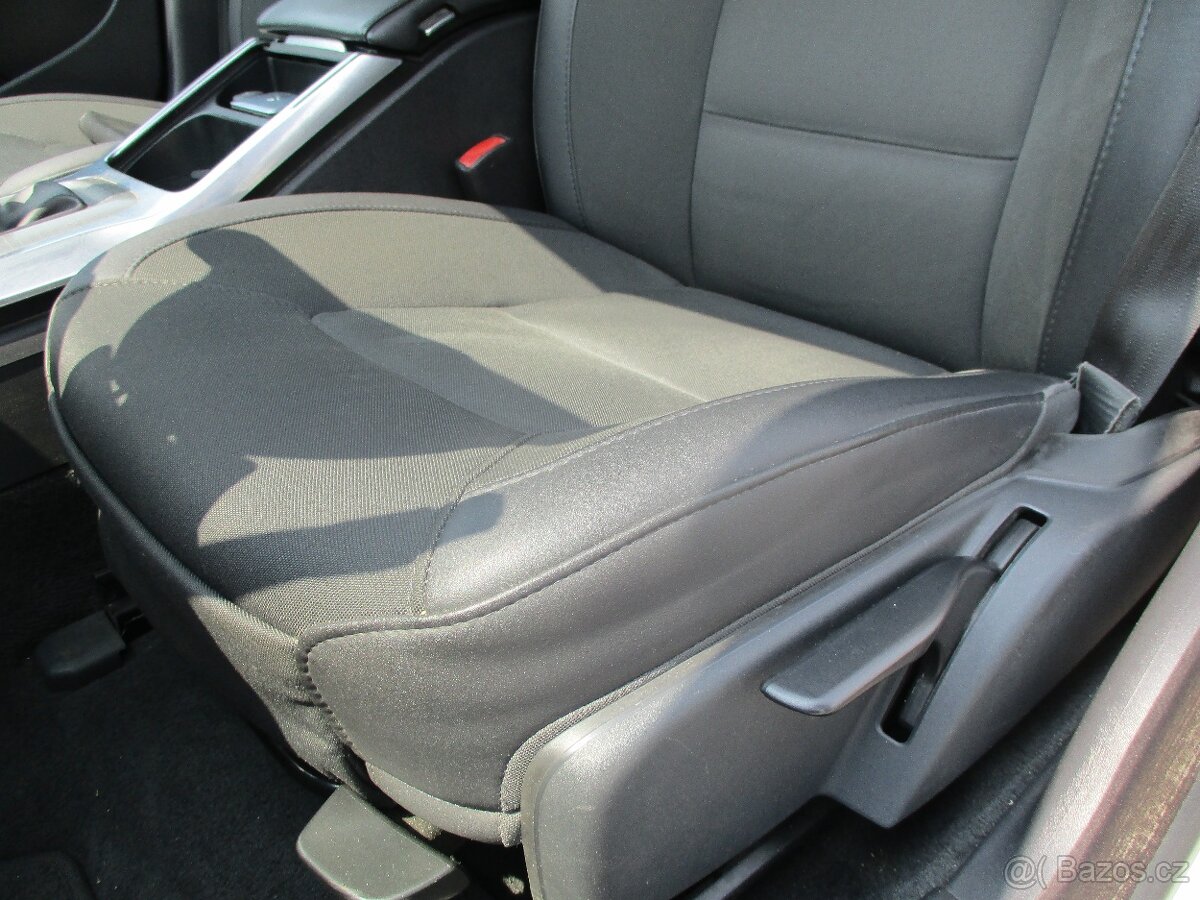 Volvo XC70 2,4D5 120KW Momentum Man. AWD 2012 DPH - 14