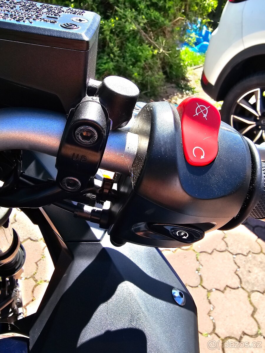 Yamaha Diversion XJ6 - 14