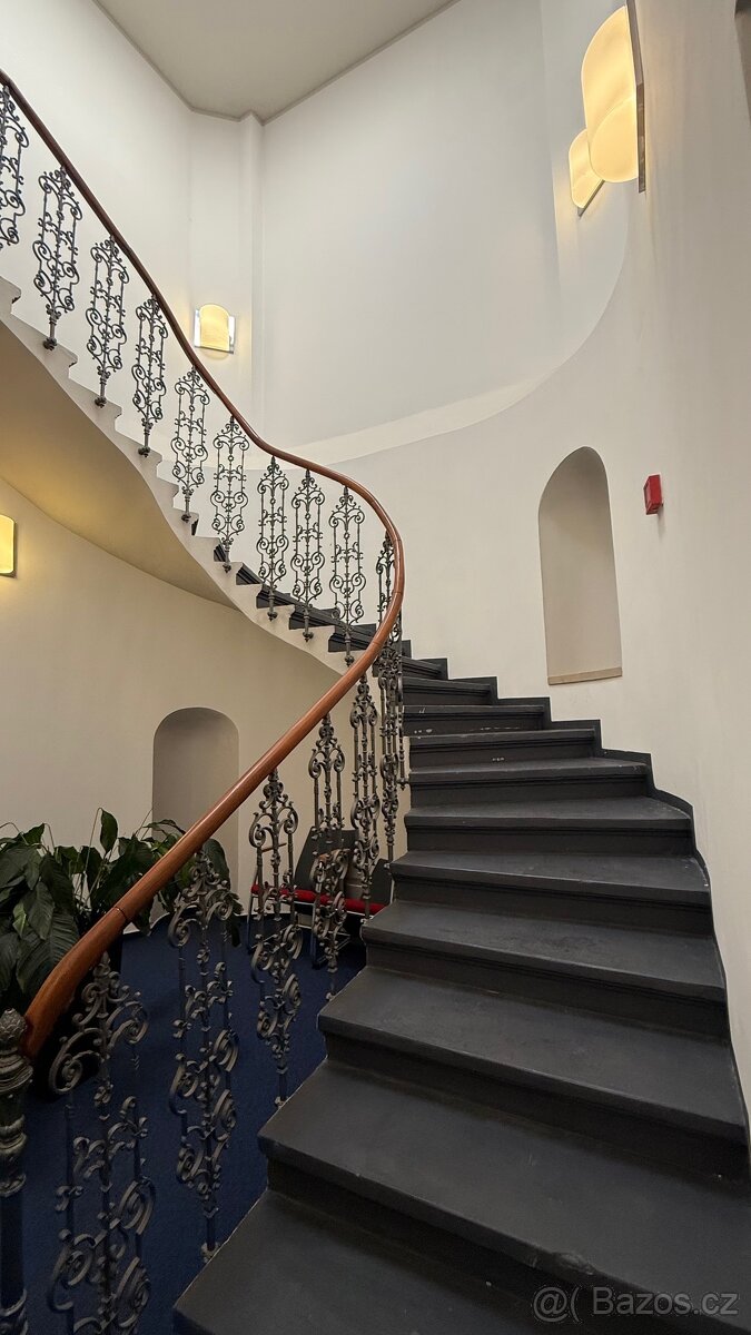 Trofejní nemovitost v centru Hradce Králové - 14