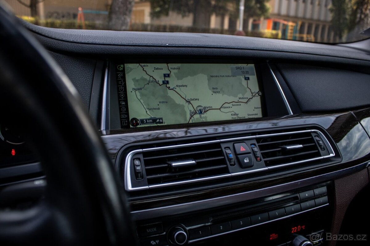BMW 750d xDrive | 2017 | servis, výborný stav - 14