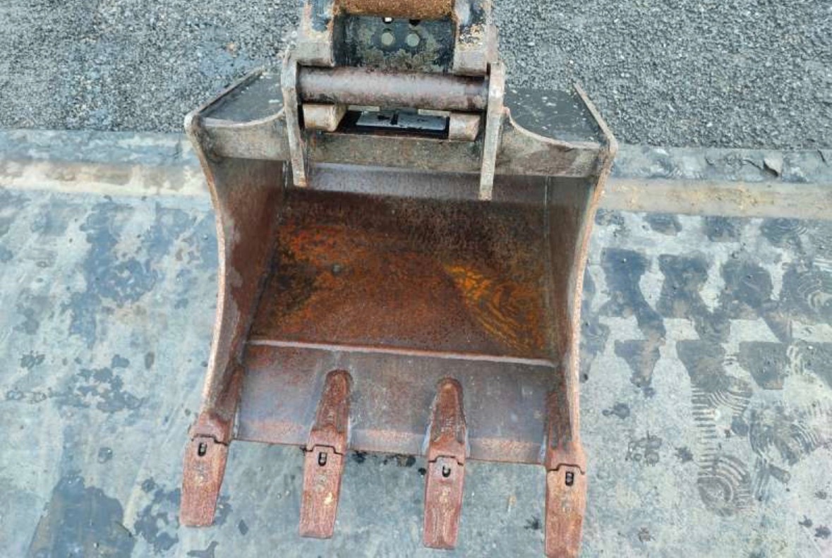 CATERPILLAR 301.7D CR – MINI BAGr – TOP STAV - 14