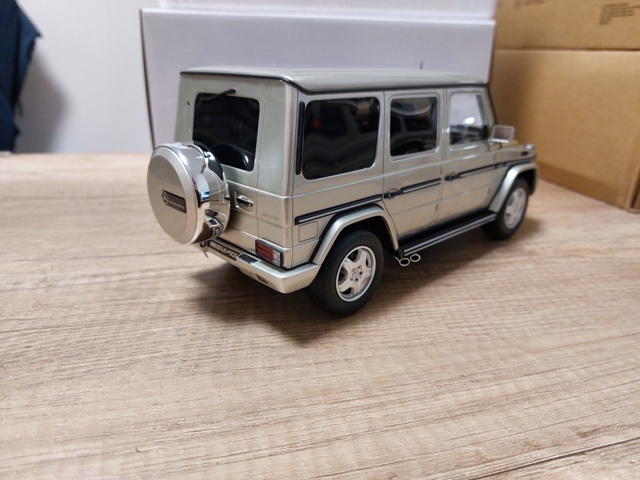 model auta Mercedes Benz G class 55 AMG Otto mobile 1:18 - 14