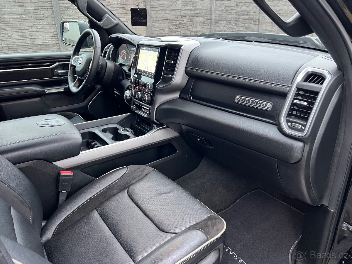 Dodge RAM Night-paket, 2022, 5.7l, TOP stav - 14