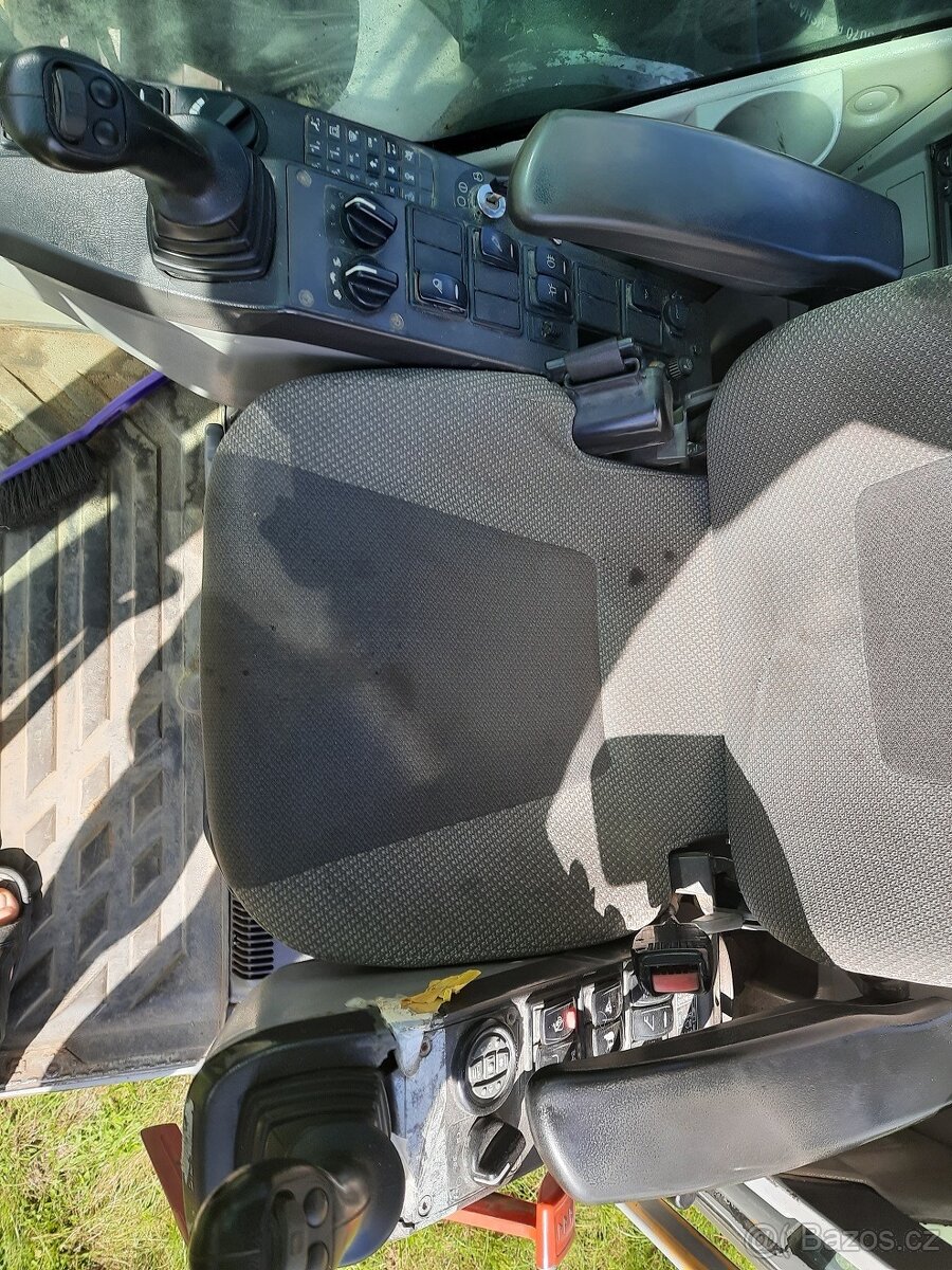 Kolové rypadlo VOLVO EW 180C - 14