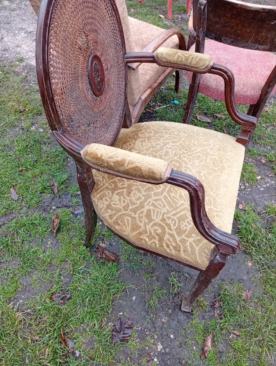 Křesla a židle - 14