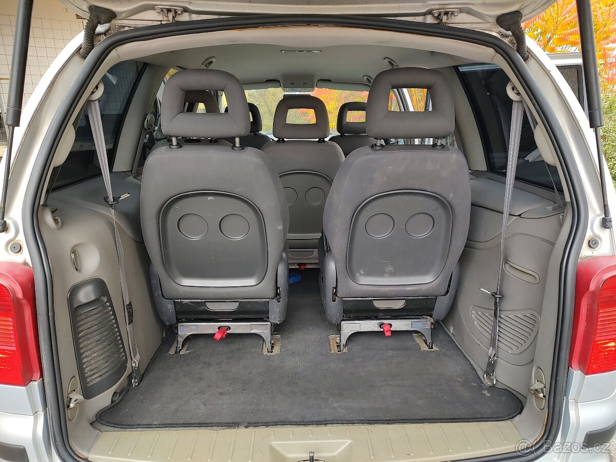 Sharan 1.9 TDI 7 míst - 14