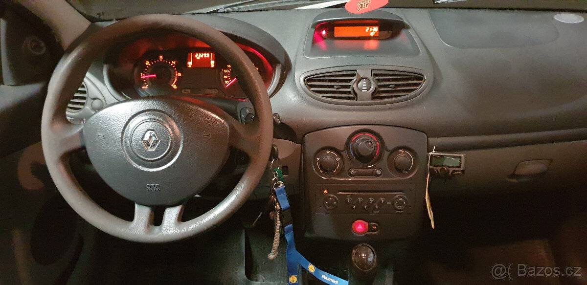 Renault Clio III. 1.5 Dci-50 Kw- R.V. 10/2006 -model 07 - 14