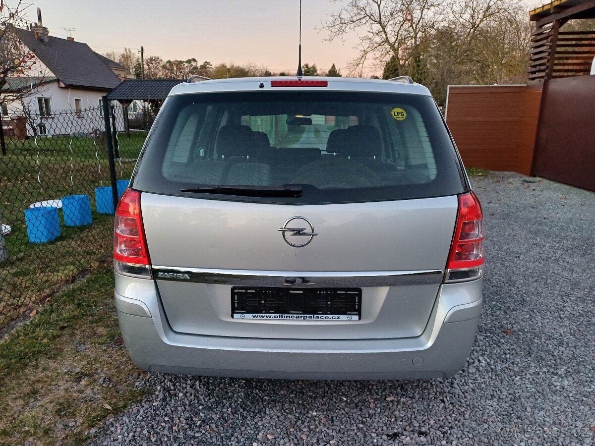 LPG ... 7 místné..Benzínová Opel Zafira 1.8 ... - 14