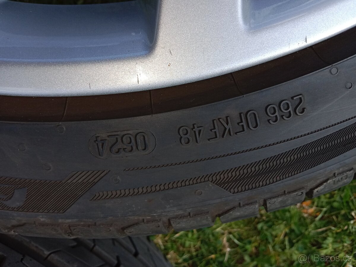 kola Audi 225/40/18 - 14