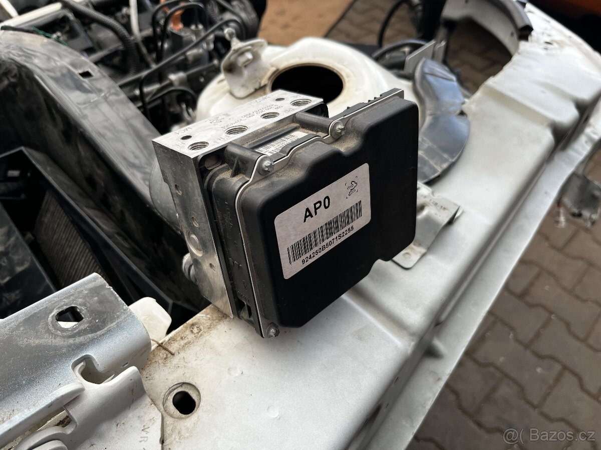 Chevrolet Camaro 2015 6,2 L99 LS3 Náhradní díly - 14