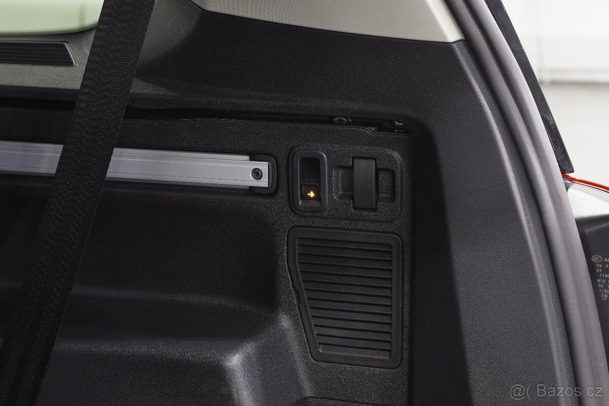 VW Touran Highline TDI 110kW DSG 7-míst - záruka Autodraft - 14