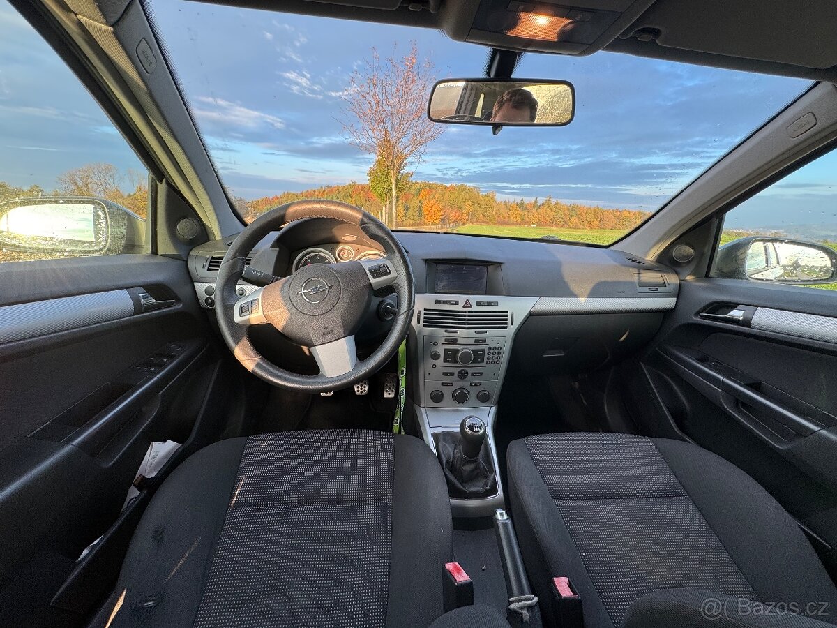 Opel Astra H 1,9cdti 110kw nepojízdné - 14