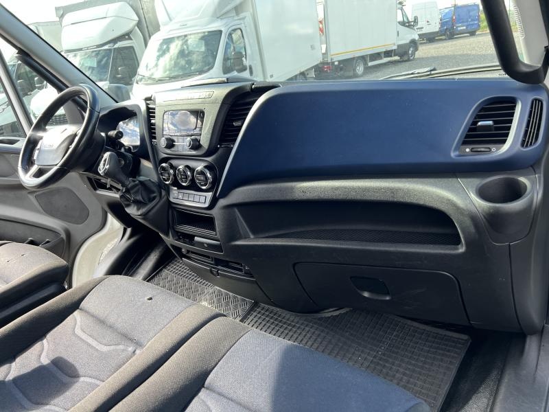 Prodám Iveco Daily 3.0,35S18,MAXI,klima,HI-Matic - 14