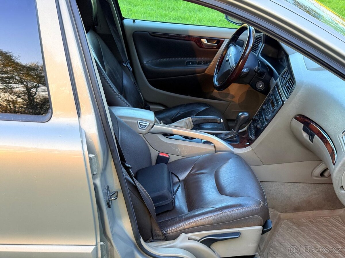 VOLVO XC70 - 14