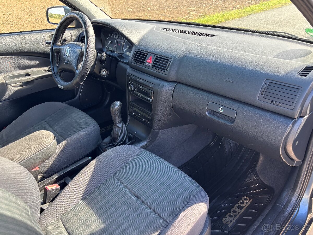 Škoda Octavia Combi 1.6i Tour - po servisu - 14