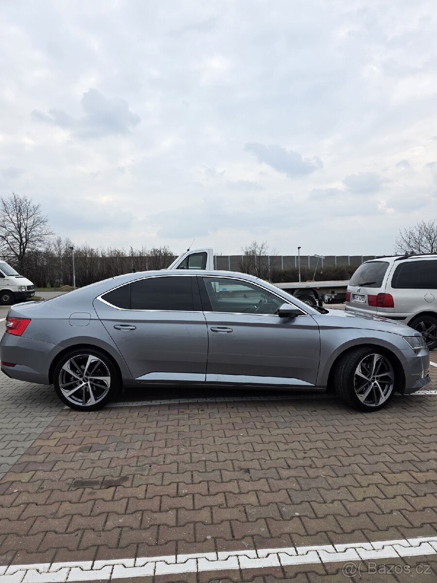 Škoda Superb - 14