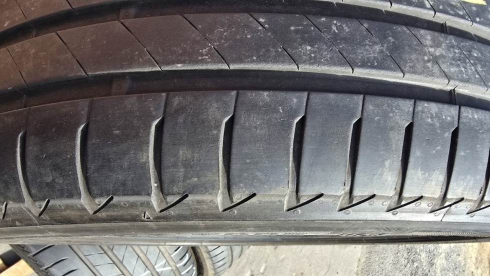Letní pneu 255/40/20 Bridgestone - 14