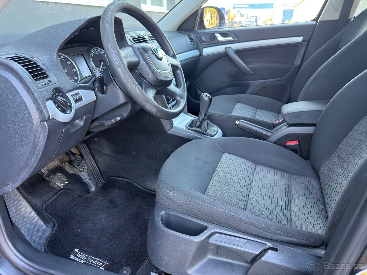 Škoda Octavia II Facelift Combi - 14