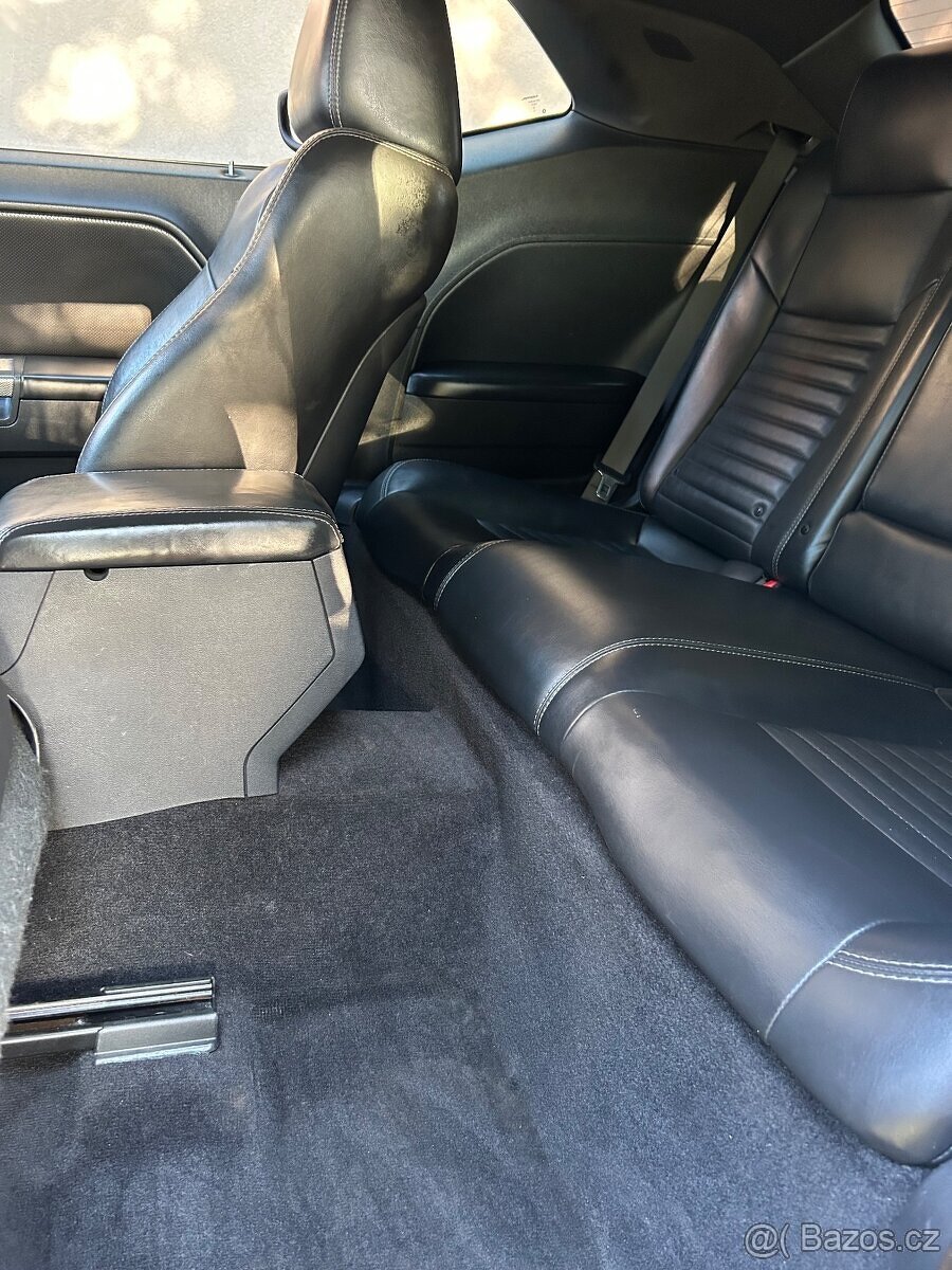 Dodge Challenger R/T 5.7 hemi - 14