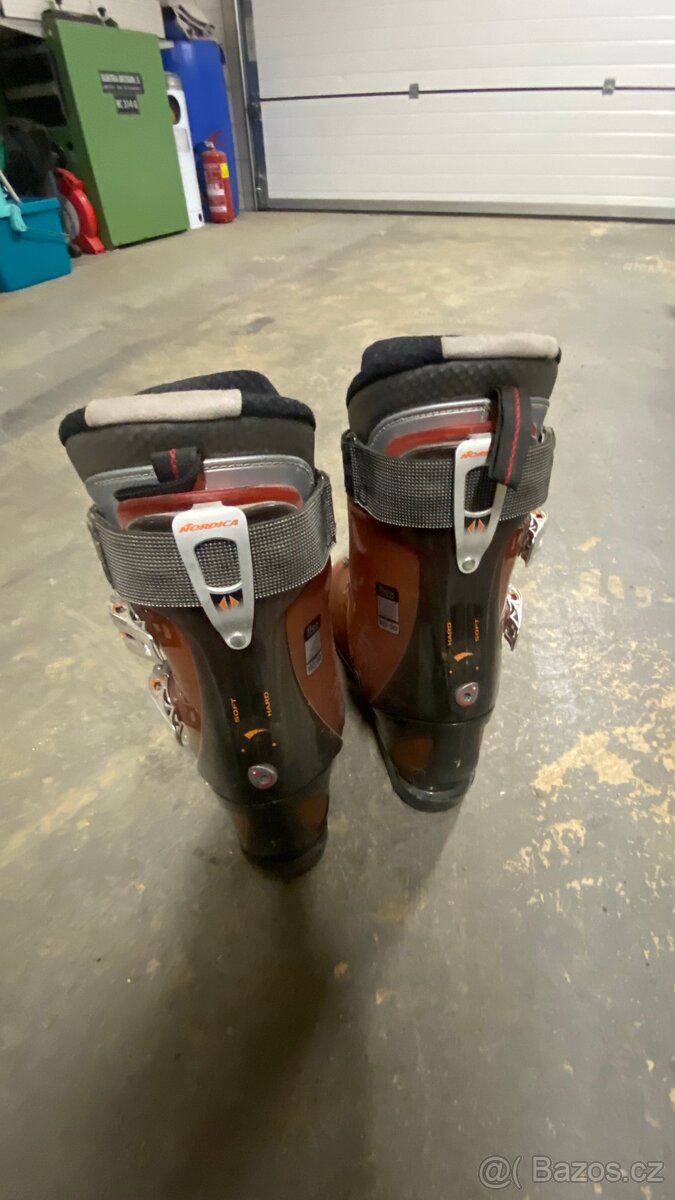 Lyžařské helmy - 14