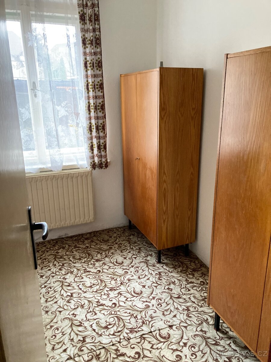 DŮM SE ZAHRADOU A GARÁŽÍ - 14