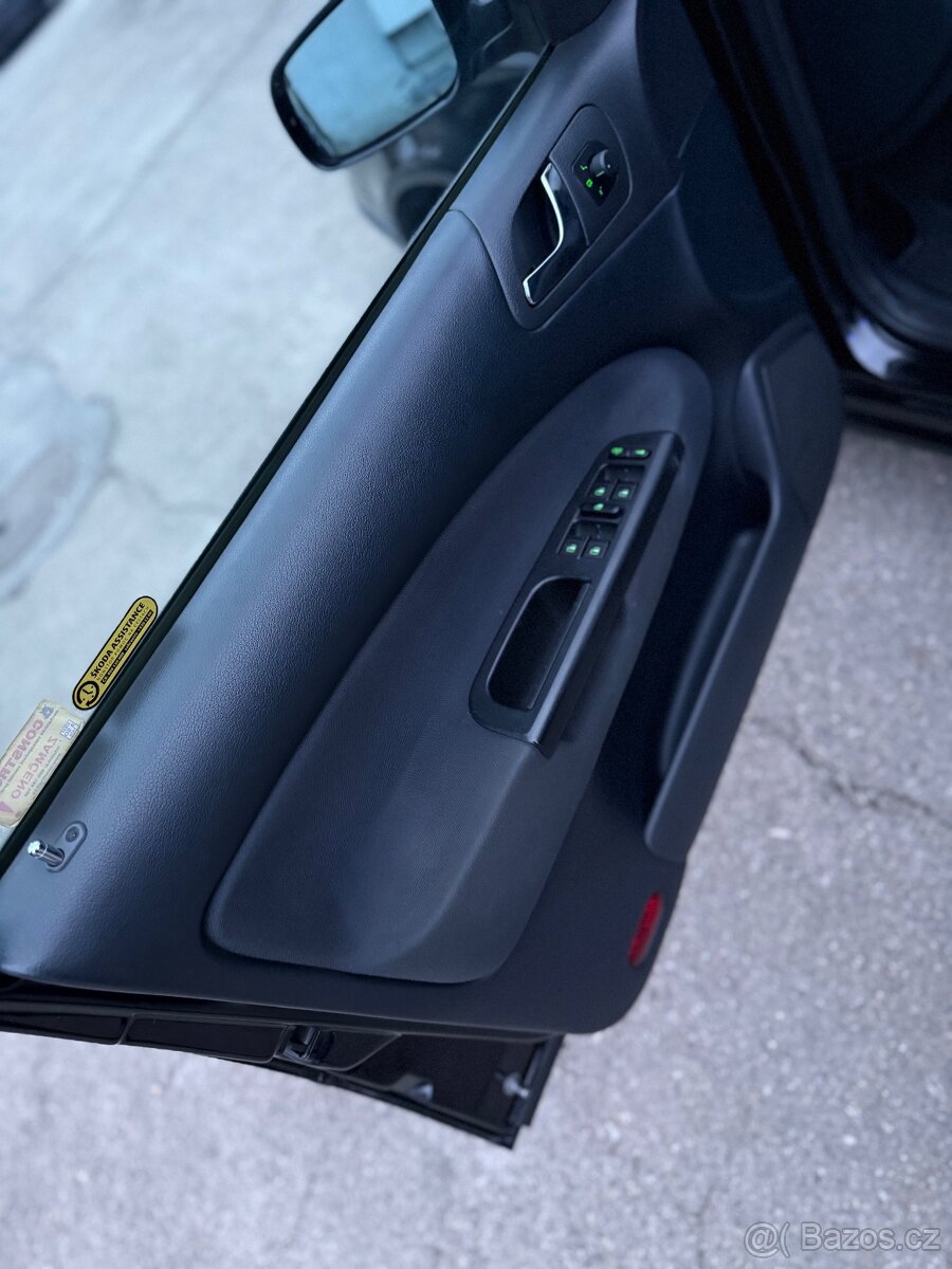 Škoda octavia 1.8t Tour 2007 černá perleť - 14