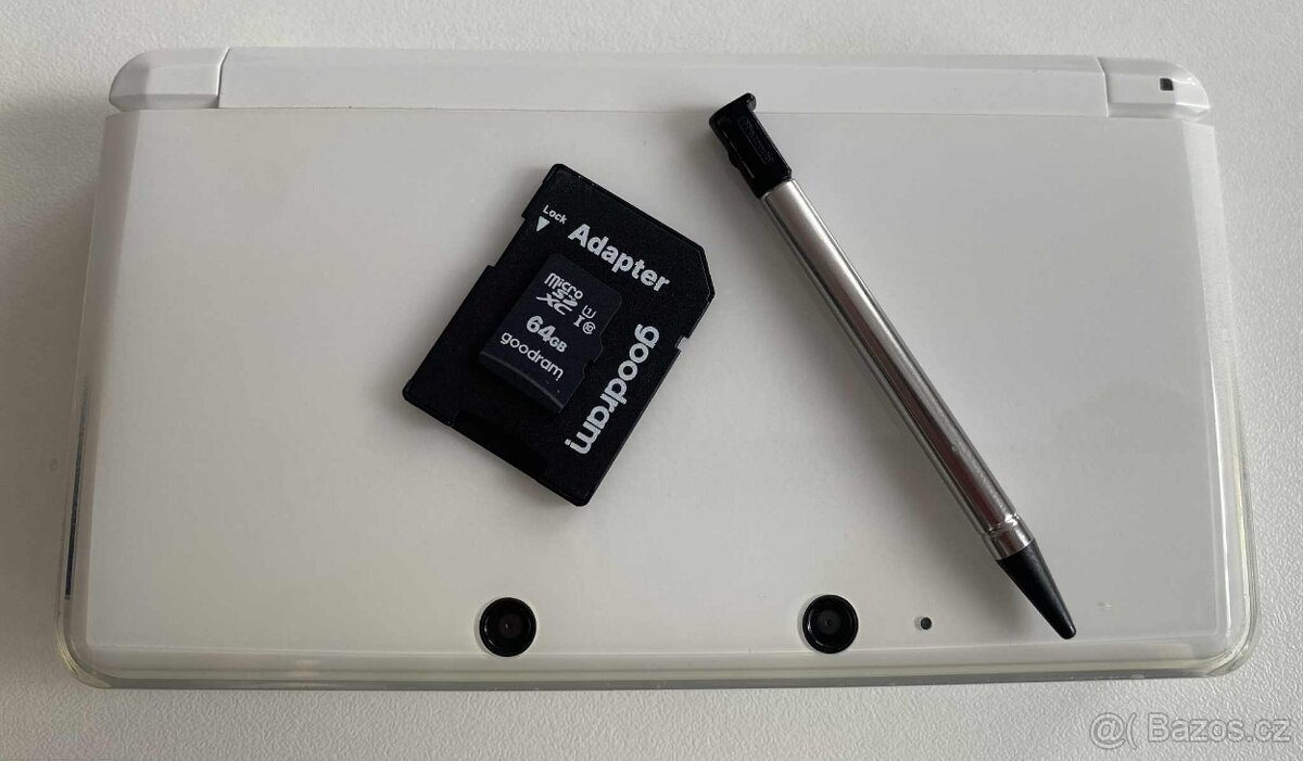 Nintendo 3DS White + 64GB SD karta - 14