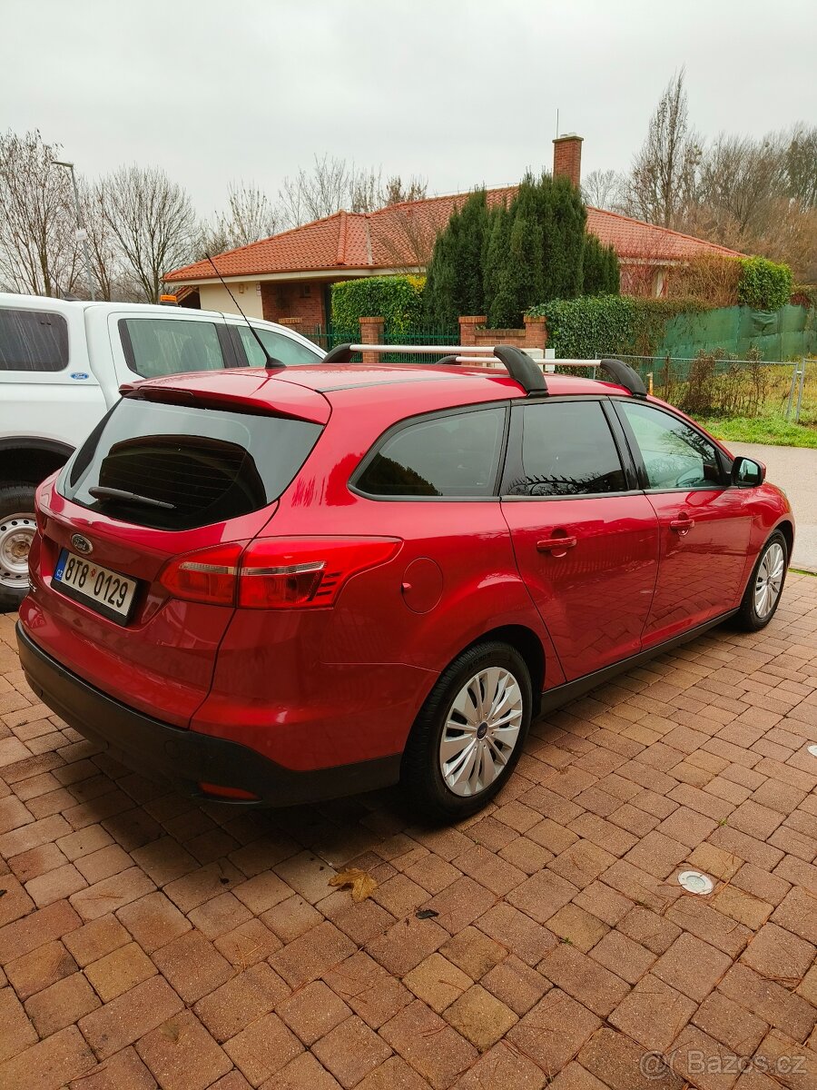 Ford Focus Kombi 1.6 benzín - 14