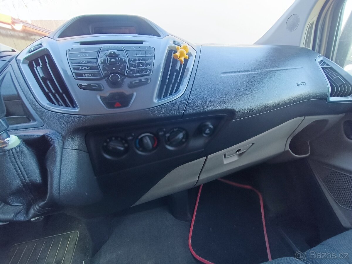 Ford Tourneo Custom - 14