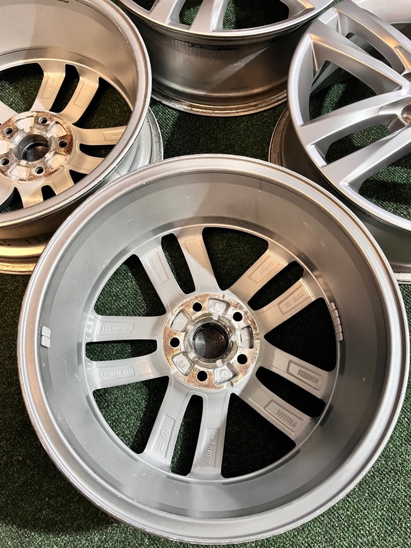 5x112 R17 Originál alu kola VW Touran 2017 - ET52 - 14