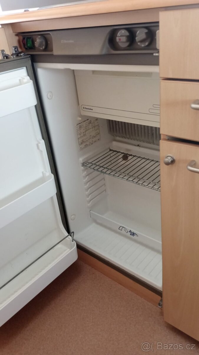 PRODÁM KARAVAN CHATEAU - 14