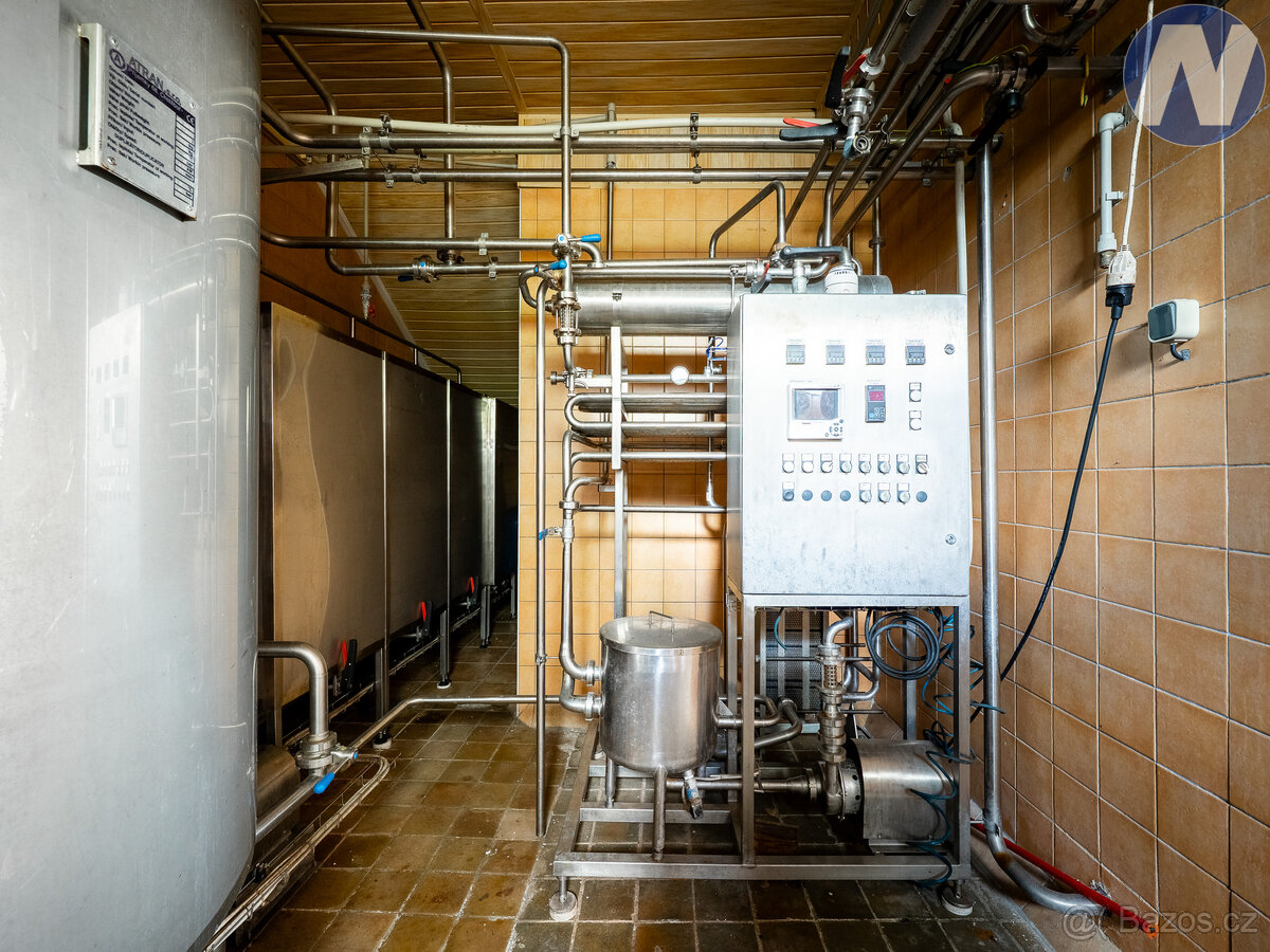 Jarošov nad Nežárkou, komerční objekt - 14