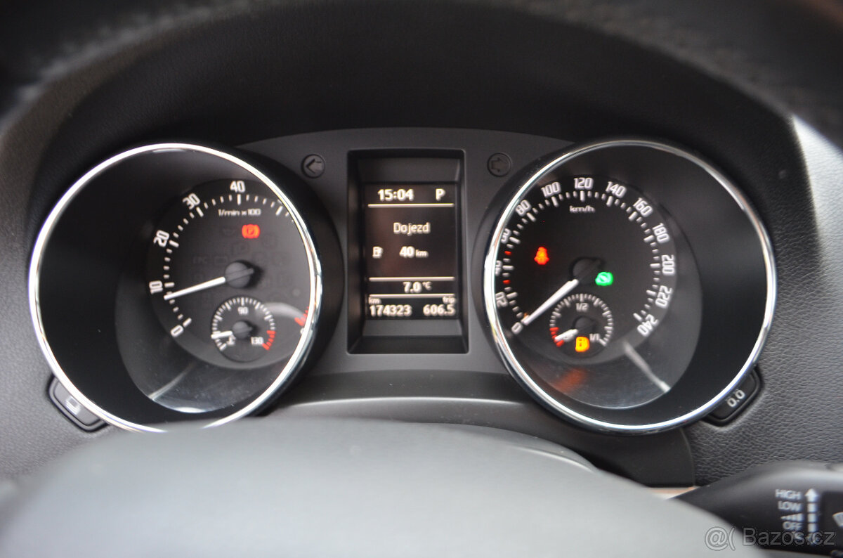 PRODÁM ŠKODA YETI 1.4TSI DSG 90KW AMBIENTE 2015 - 14