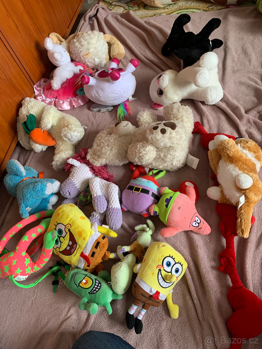 Sbírka plyšáků - přes 400 kusů, dále set Furby 2005 - 14