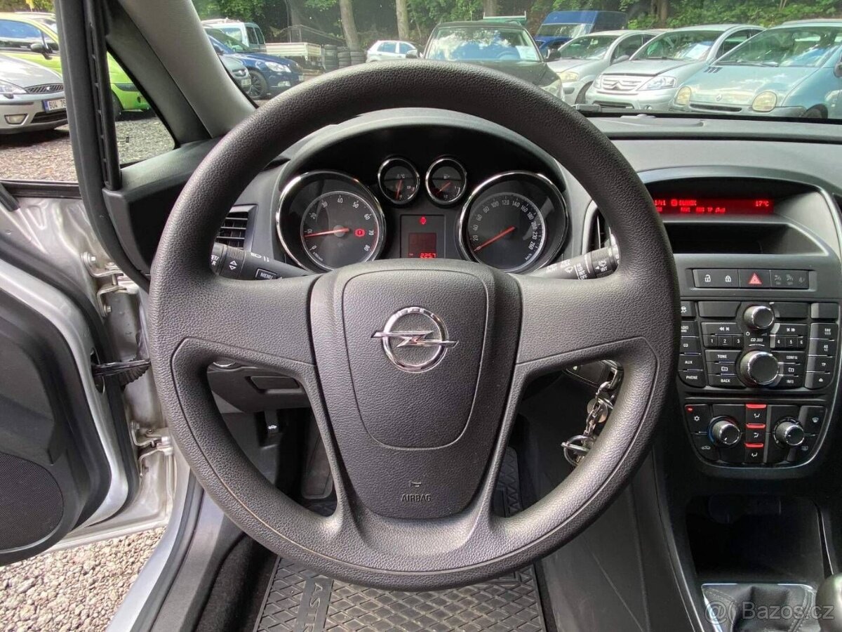 Opel Astra J 1.4i 74kW 1.majitel 78tkm 2015 STK 5/27 - 14