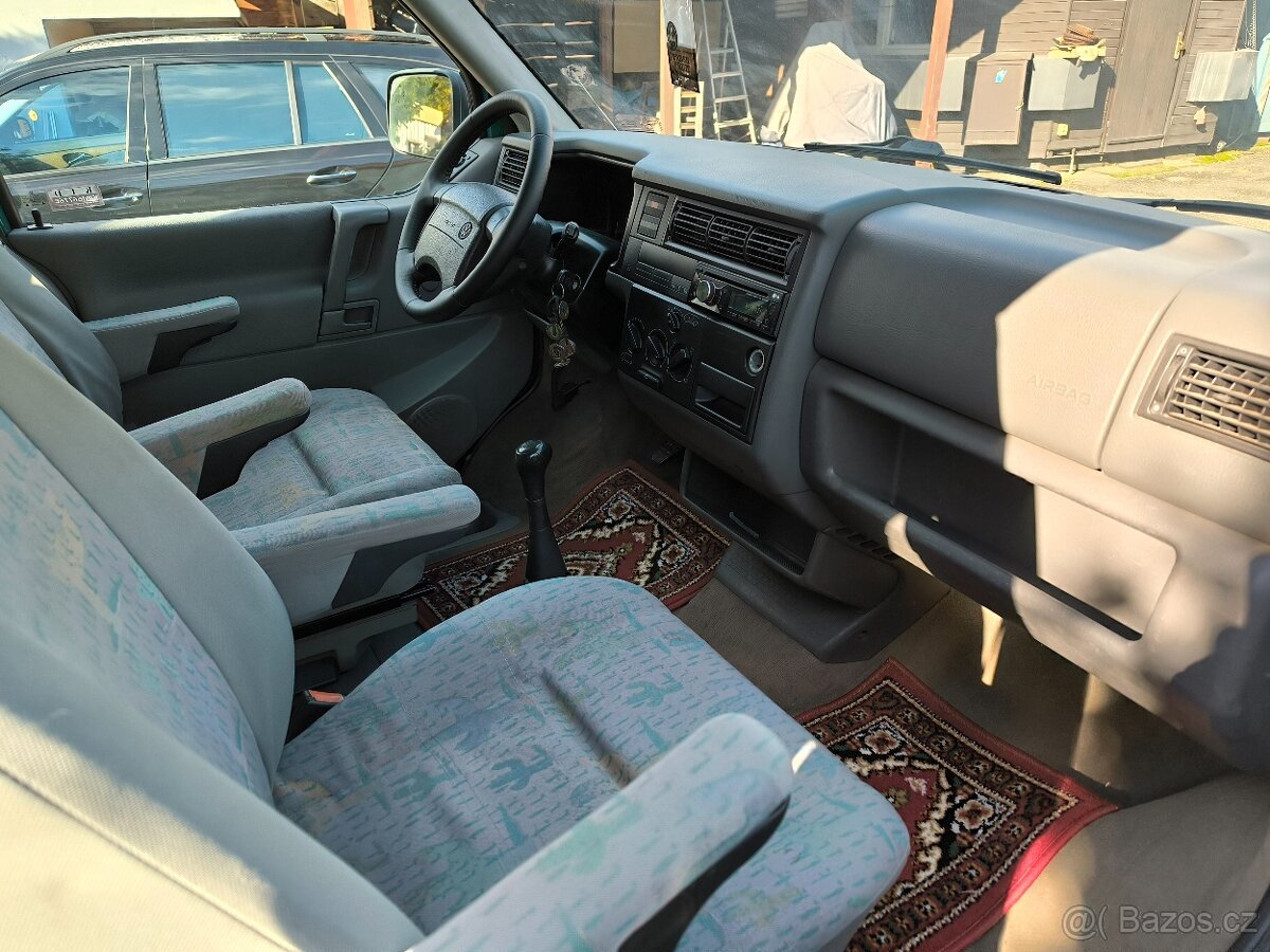 Obytné auto originál VW California 2,5TDi,tempomat - 14